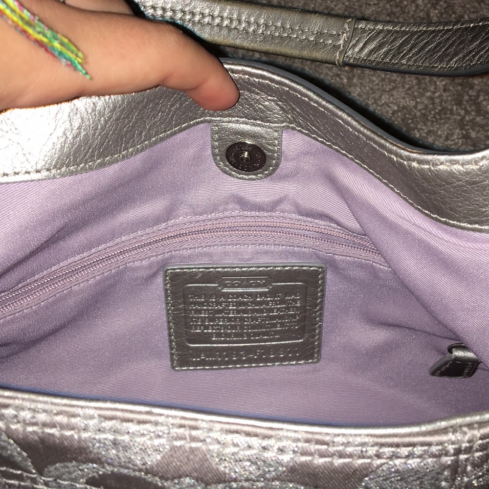 Coach purse! 🤩 ‼️‼️Authentic ✅‼️‼️ - Picture 4 of 8